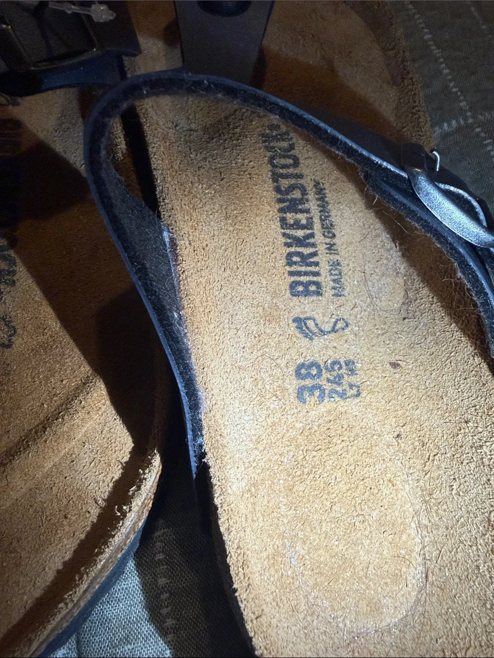 Birkenstock Gizeh Sandals in Metallic Steel gray new 38 - Picture 7 of 7